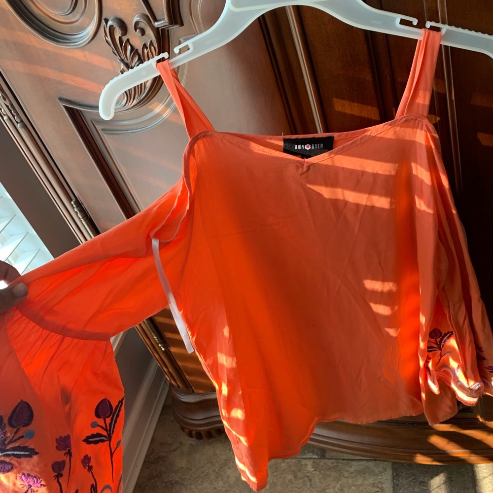 Cute cold shoulder with bell sleeves at the end